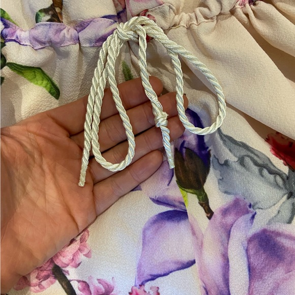 Boutique 1861, Floral, plunge front and cutout back playsuit with waist tie - Picture 7 of 7